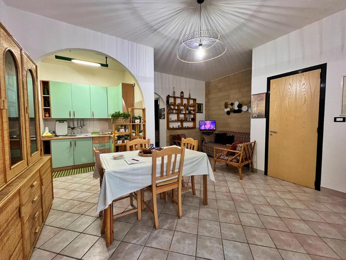 Casa Vacanza Rita Marina Di Pescoluse Bagian luar foto