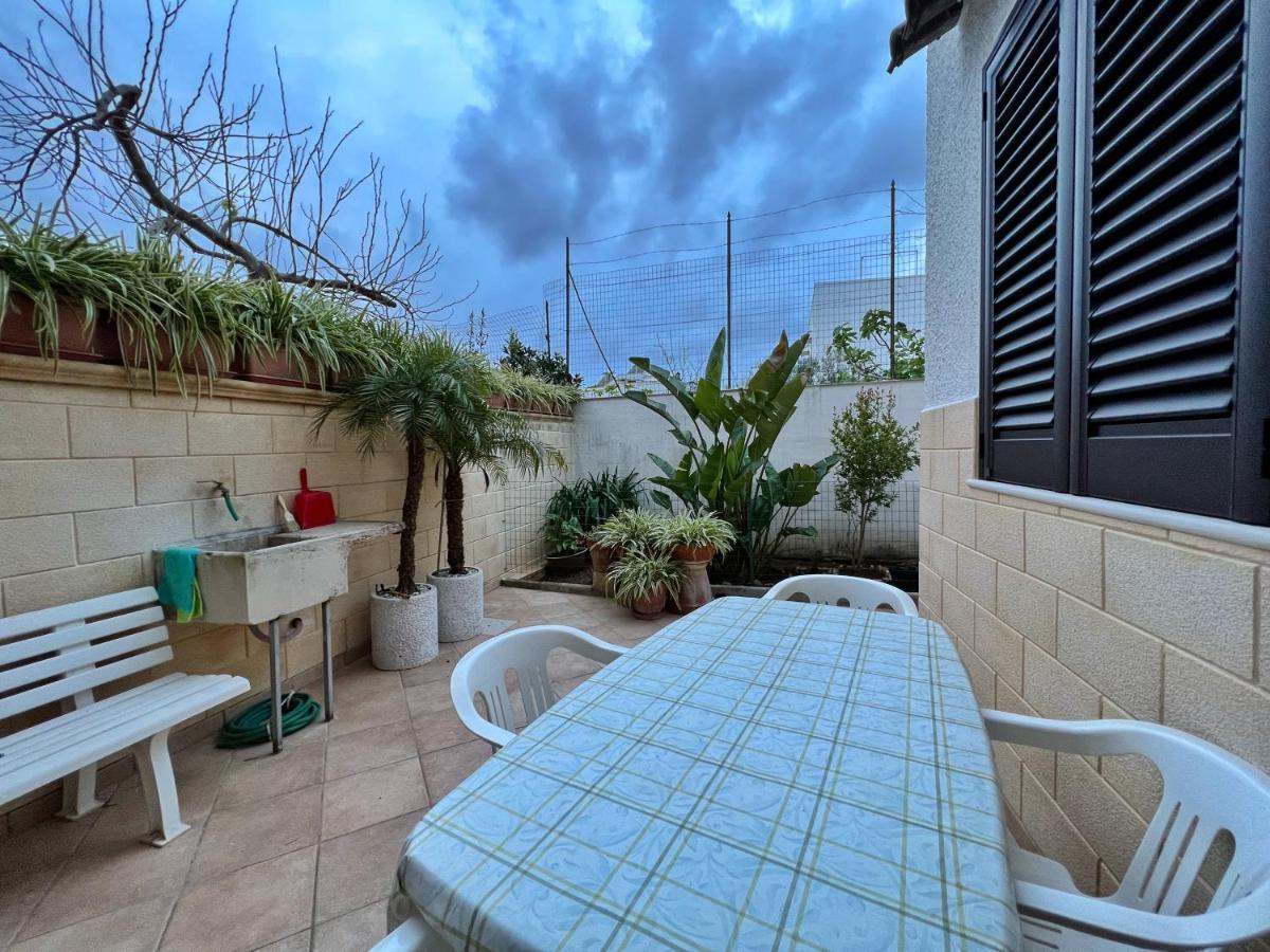 Casa Vacanza Rita Marina Di Pescoluse Bagian luar foto
